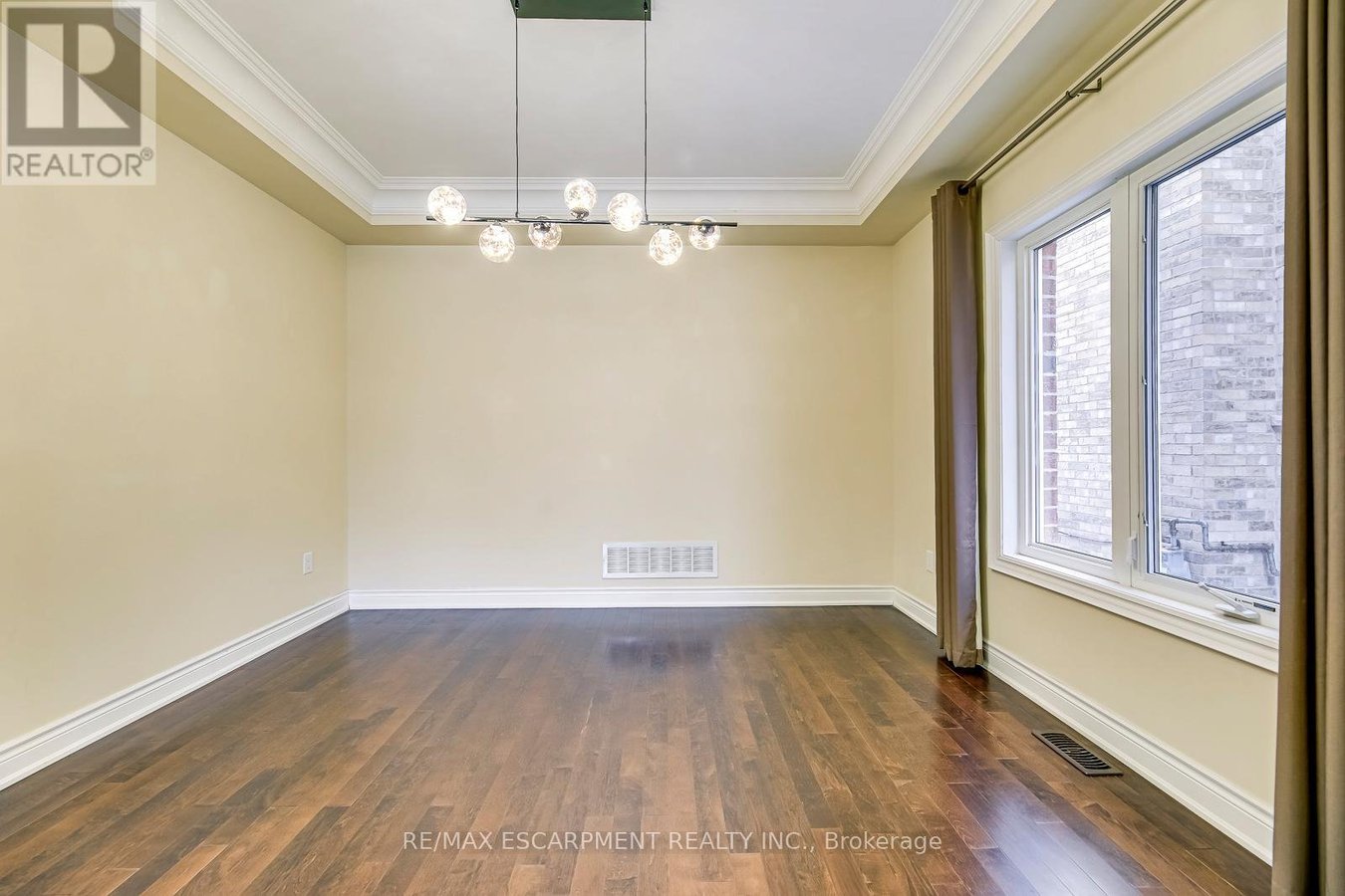2492 CHAPLIN ROAD - Photo 4