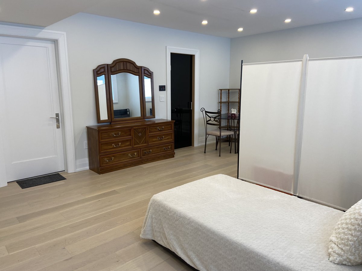 1044 Kent Avenue - Photo 2