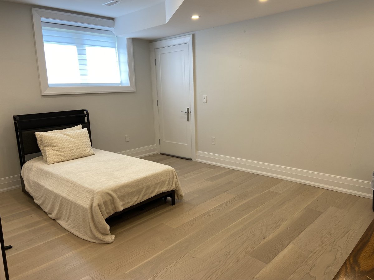 1044 Kent Avenue - Photo 3