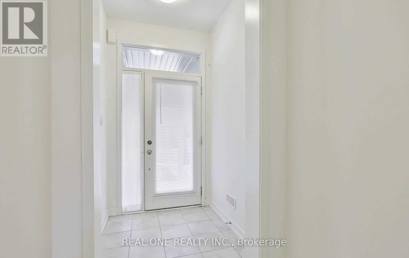 200 HUGUENOT ROAD - Photo 2