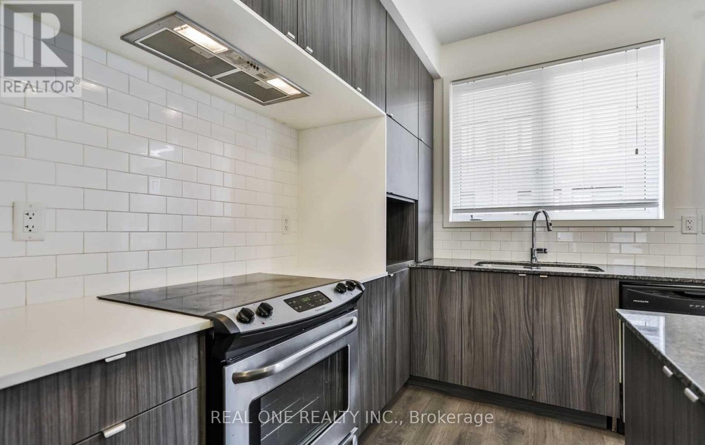 200 HUGUENOT ROAD - Photo 9