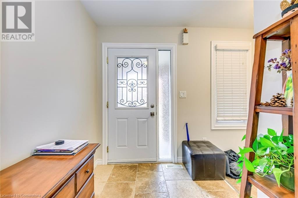 2349 NEWCASTLE Crescent - Photo 4