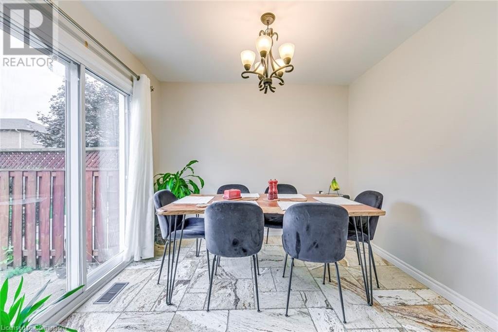 2349 NEWCASTLE Crescent - Photo 9