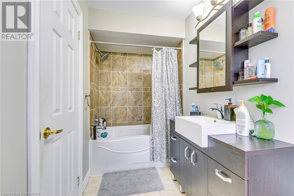 2349 NEWCASTLE Crescent - Photo 17