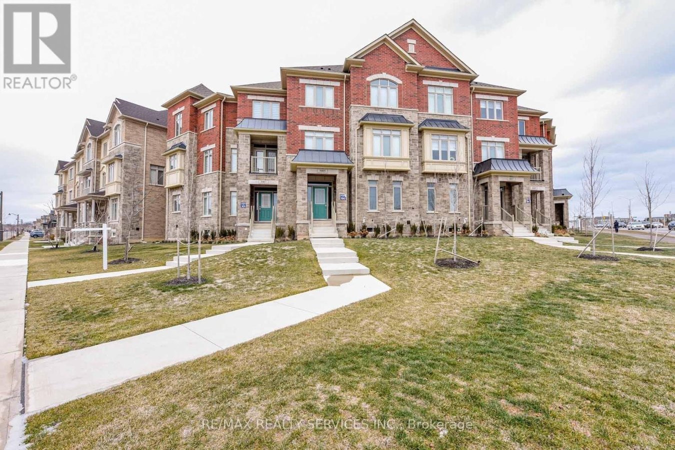 3007 MAX KHAN BOULEVARD - Photo 3