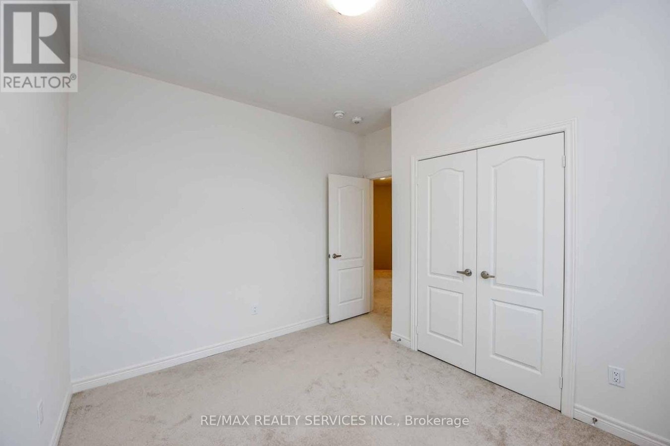 3007 MAX KHAN BOULEVARD - Photo 33