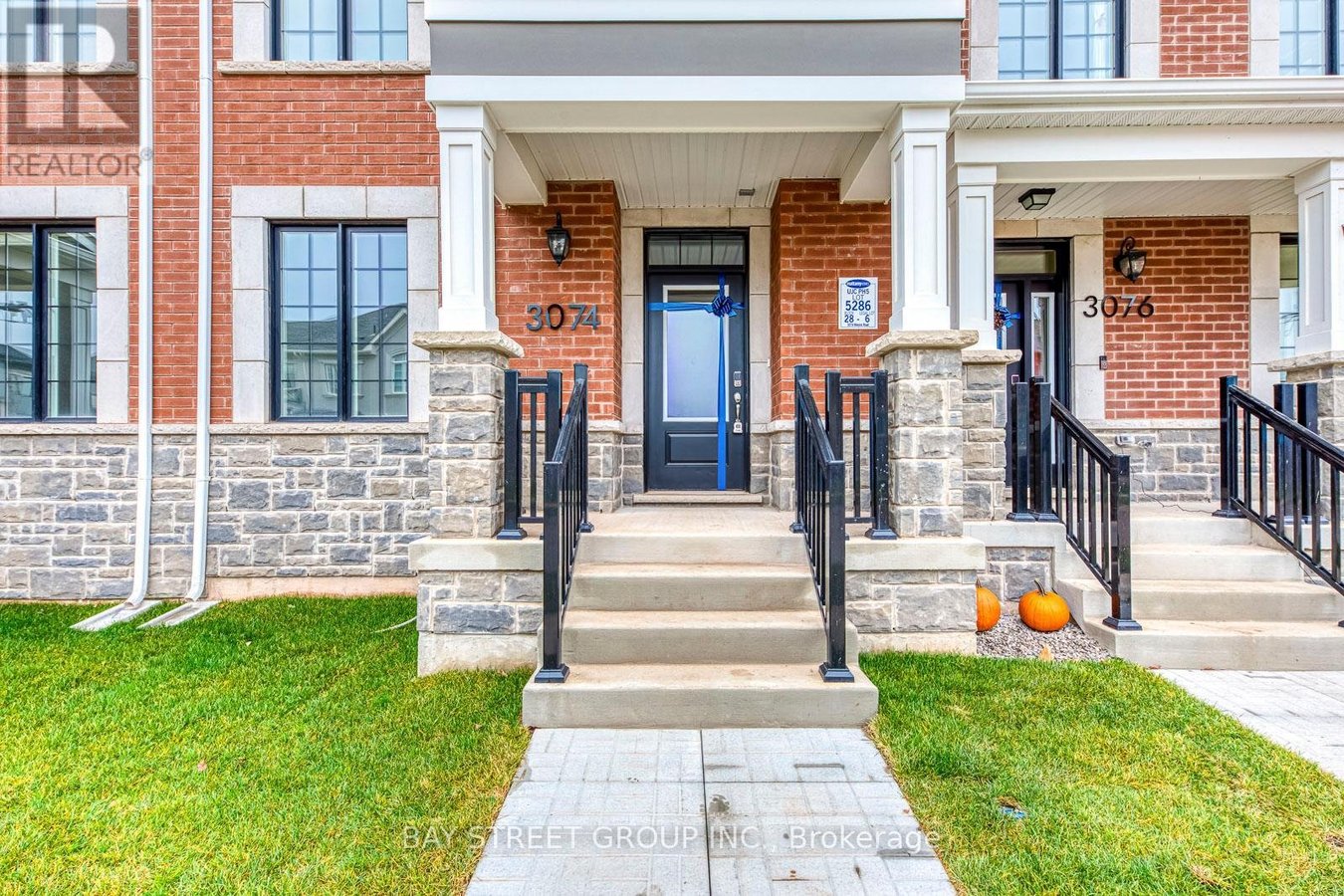 3074 MERRICK ROAD - Photo 2