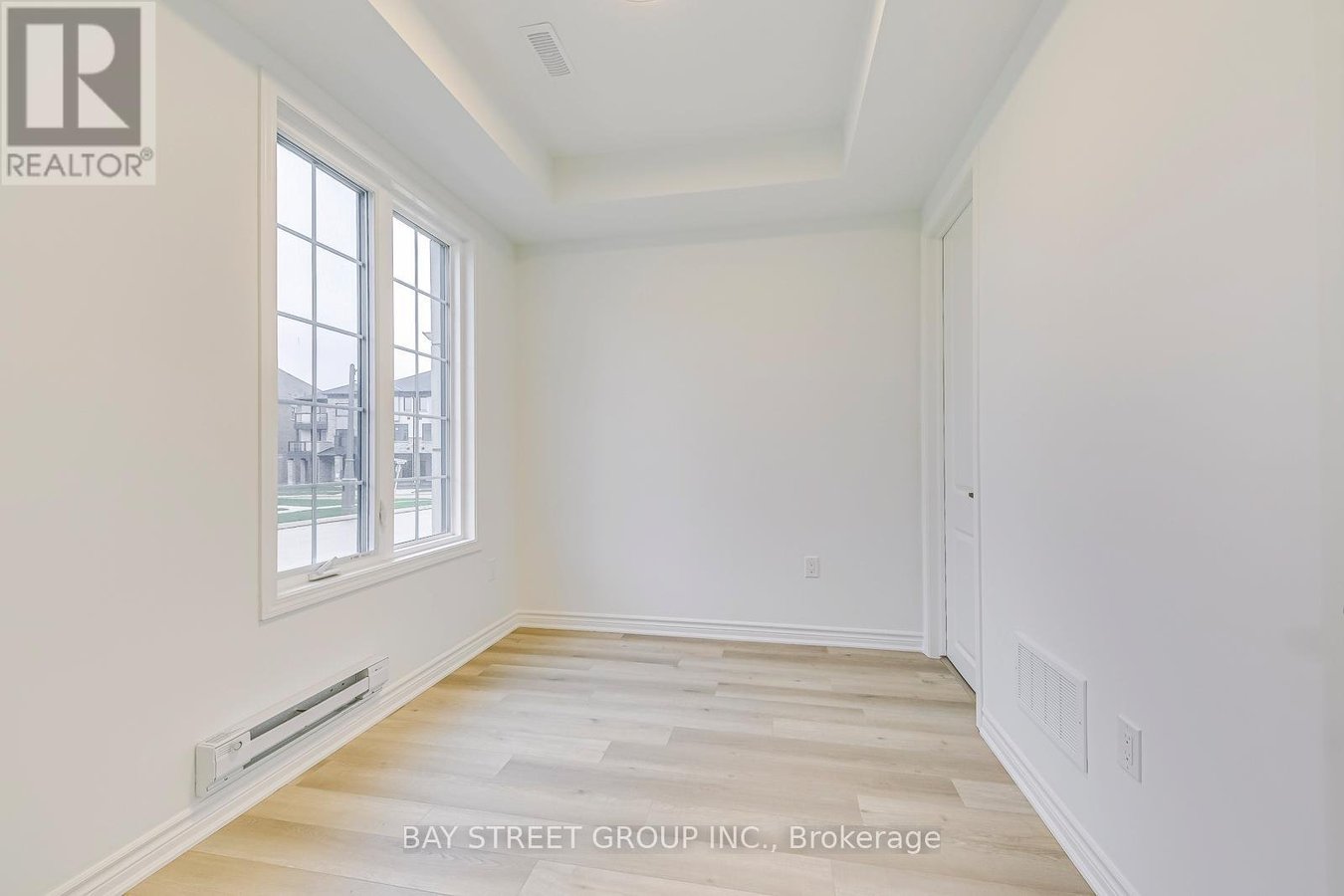 3074 MERRICK ROAD - Photo 4