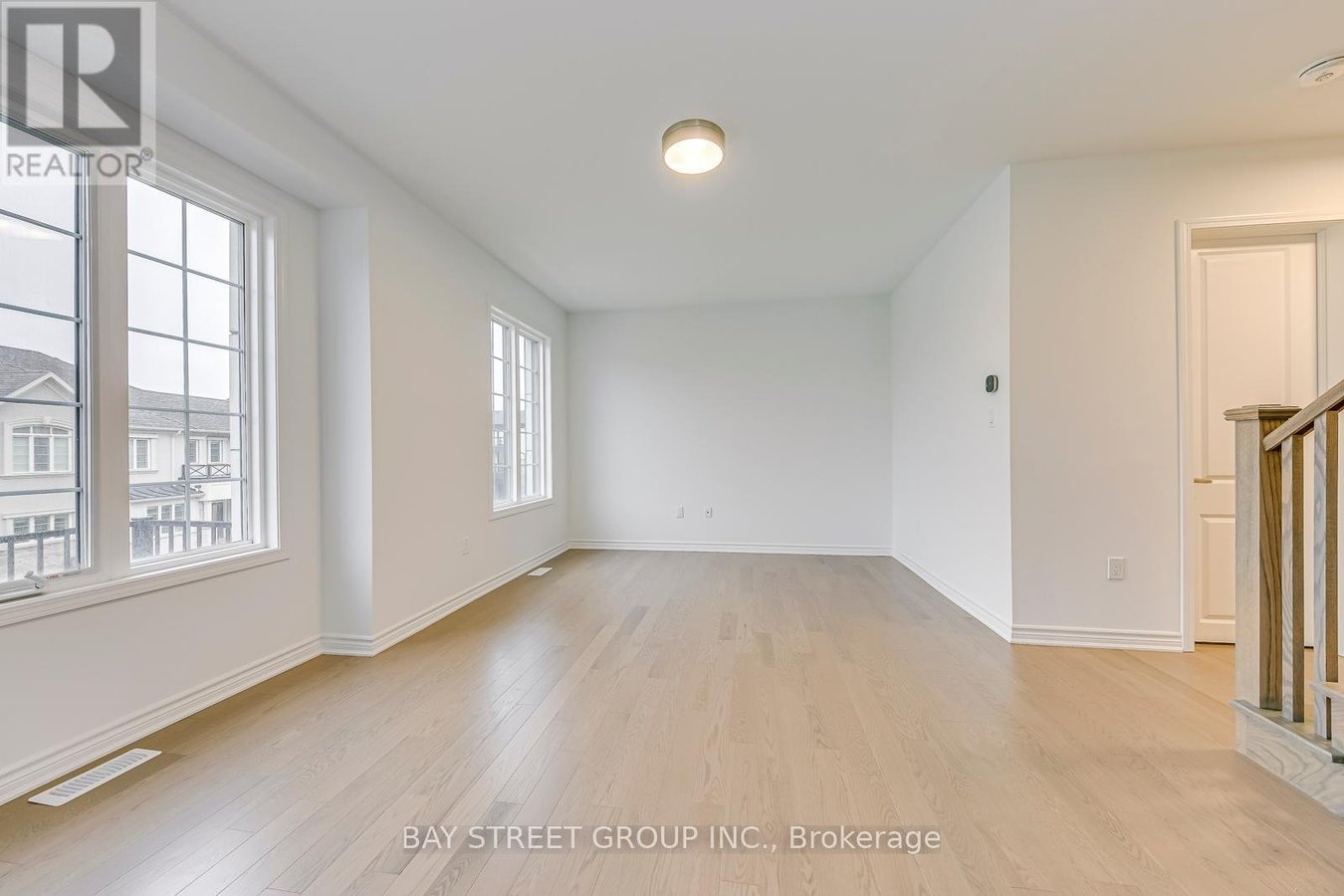 3074 MERRICK ROAD - Photo 21