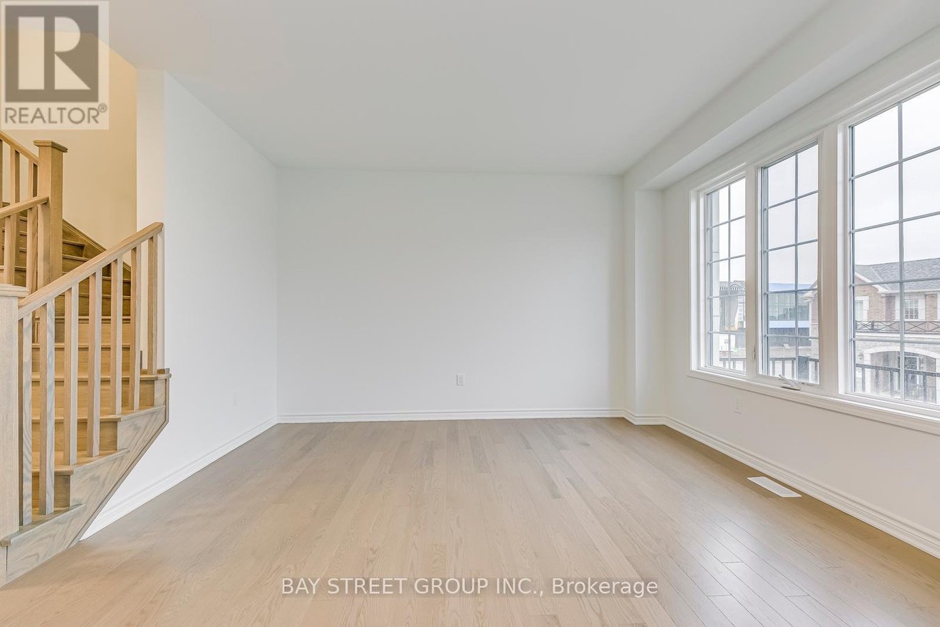 3074 MERRICK ROAD - Photo 23