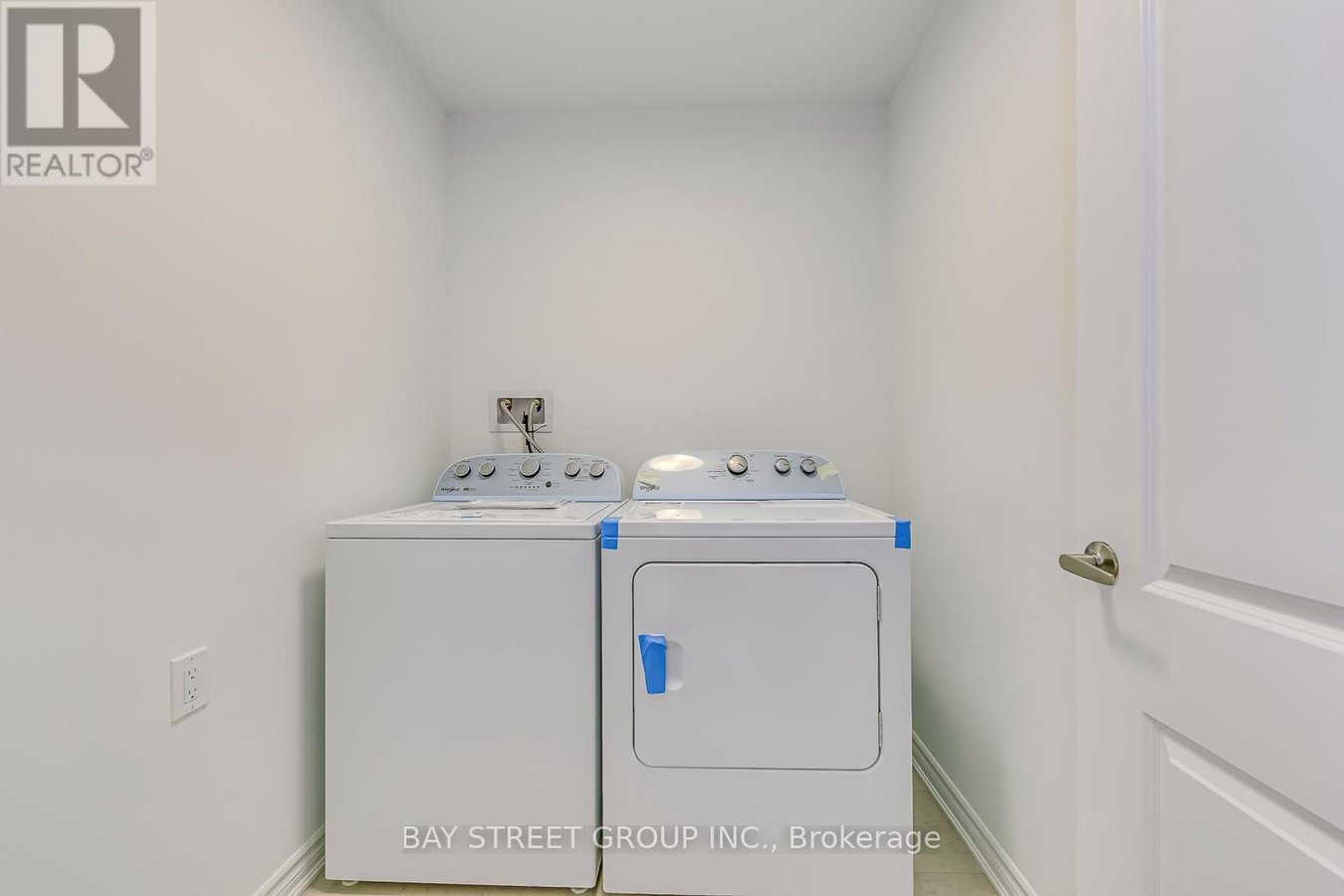 3074 MERRICK ROAD - Photo 25