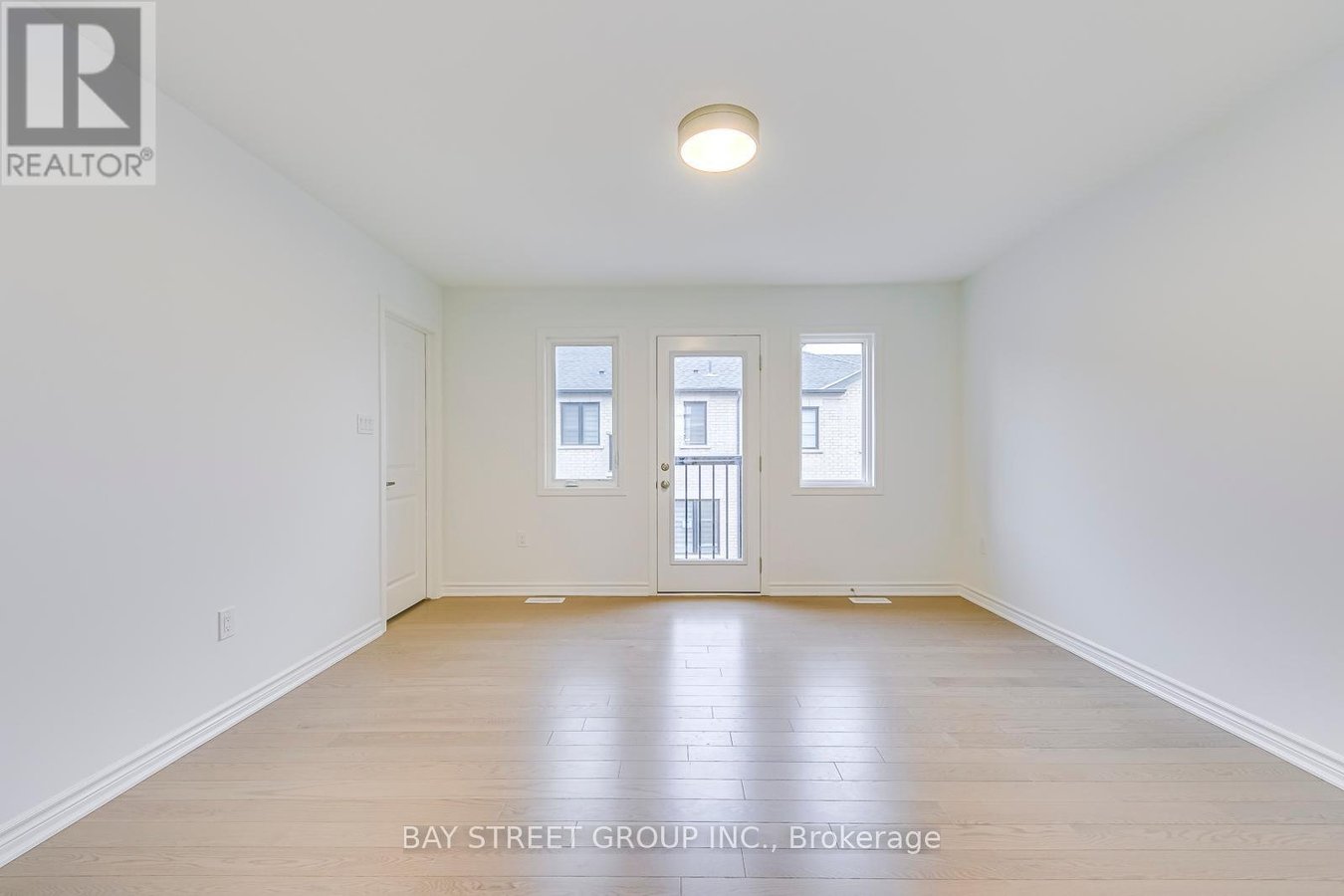 3074 MERRICK ROAD - Photo 28