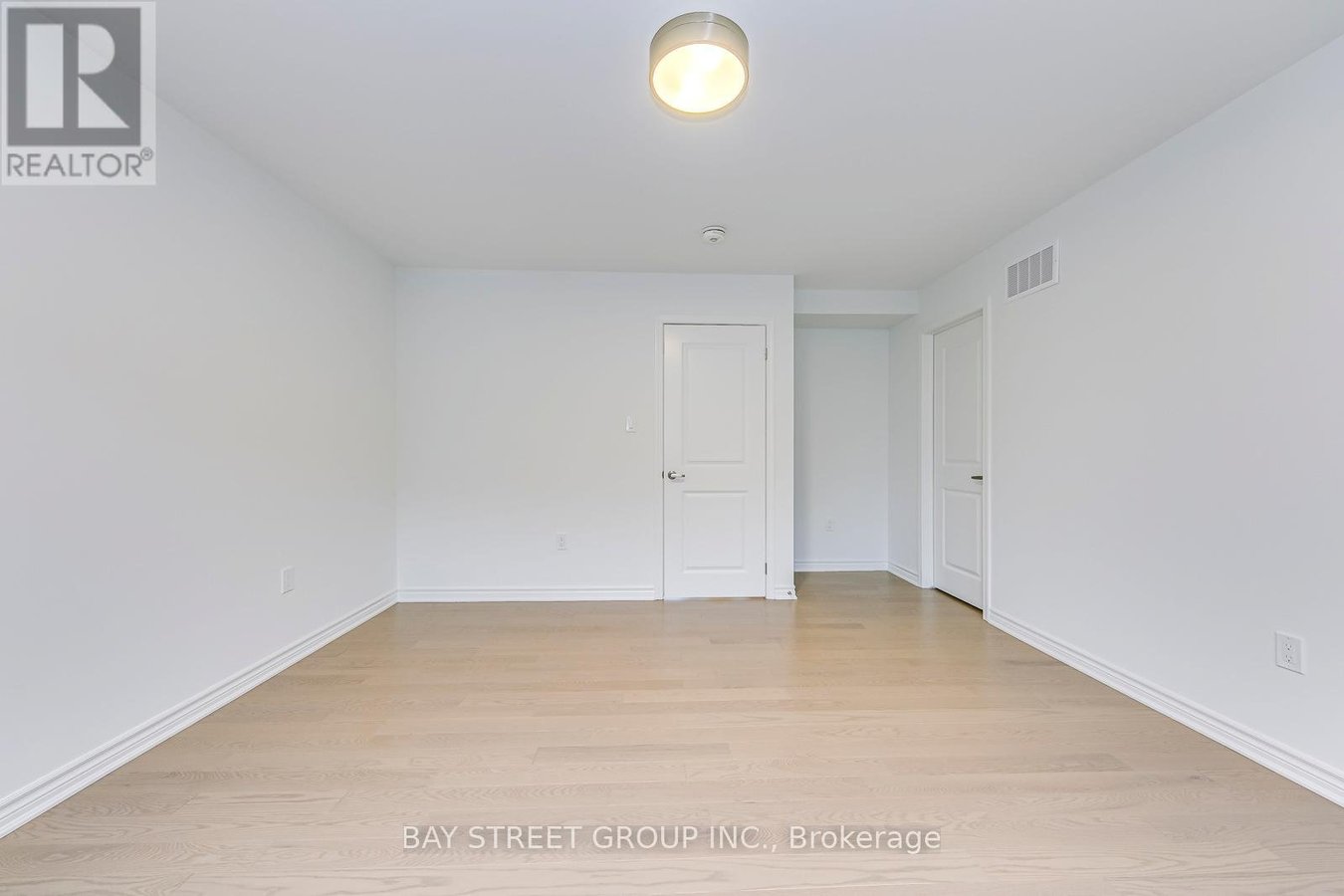 3074 MERRICK ROAD - Photo 29