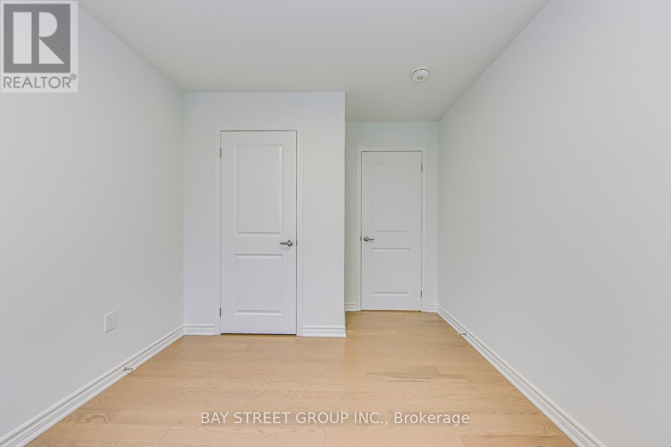 3074 MERRICK ROAD - Photo 36