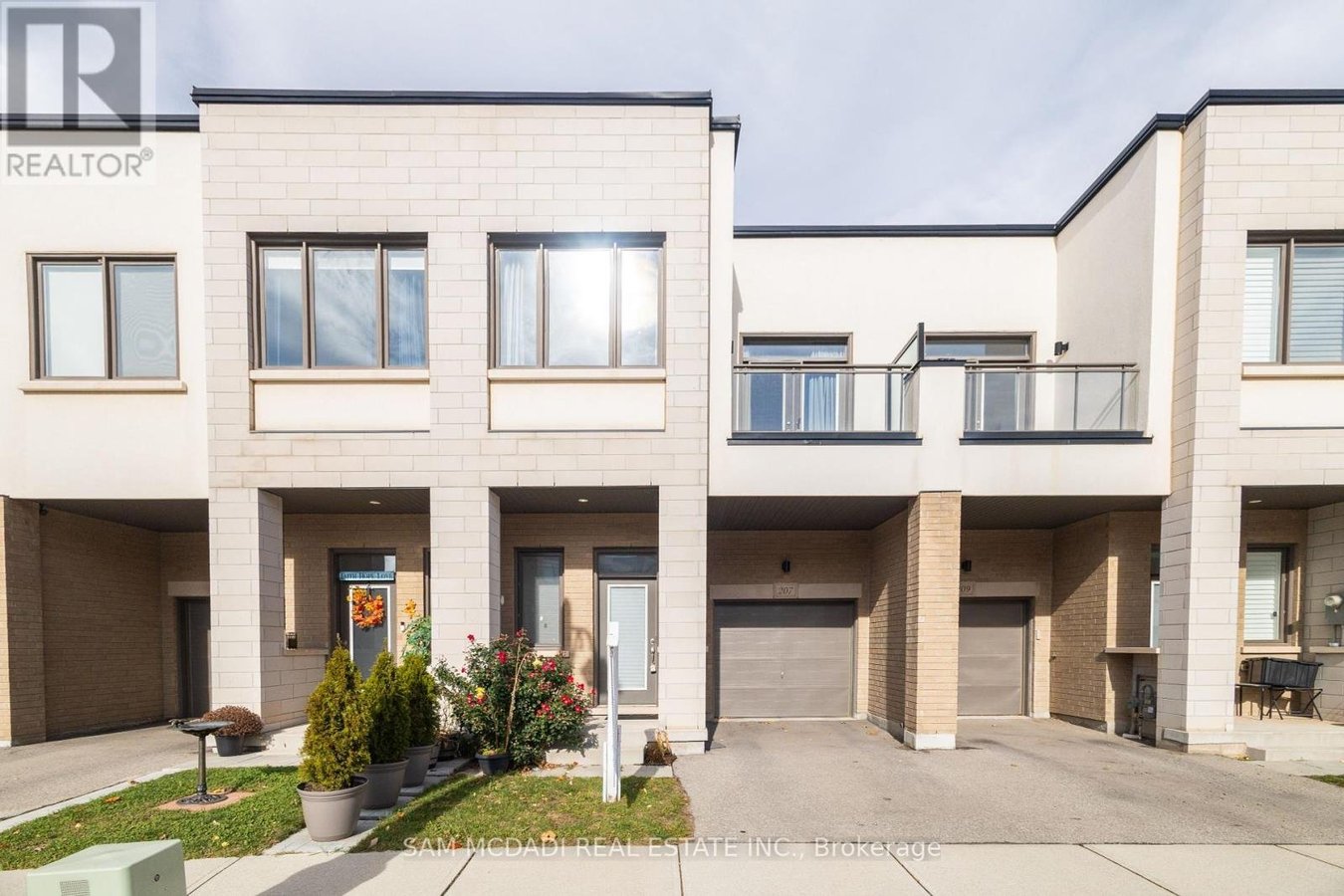 207 FOWLEY DRIVE - Photo 1