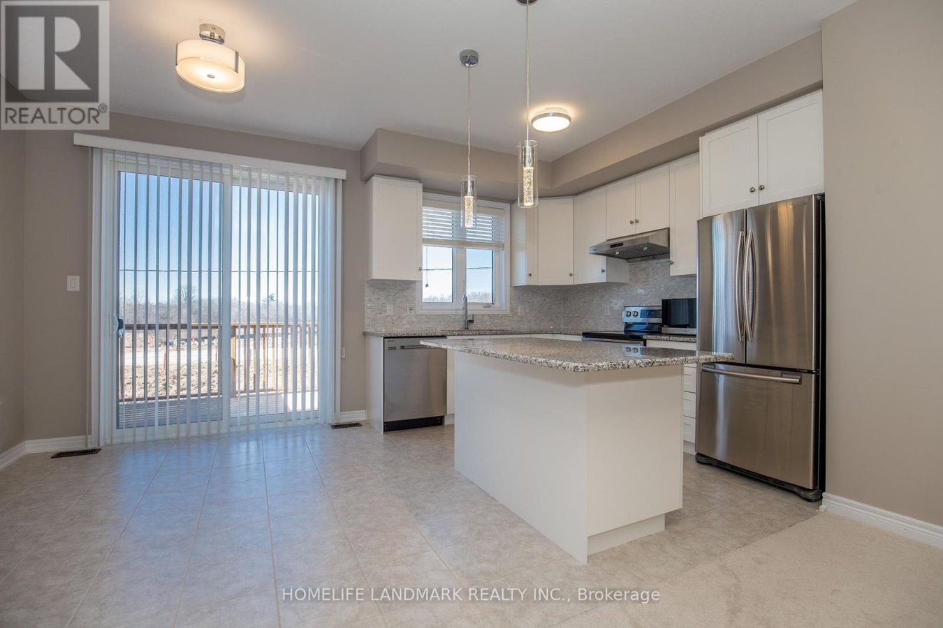 401 HARDWICK COMMON - Photo 1