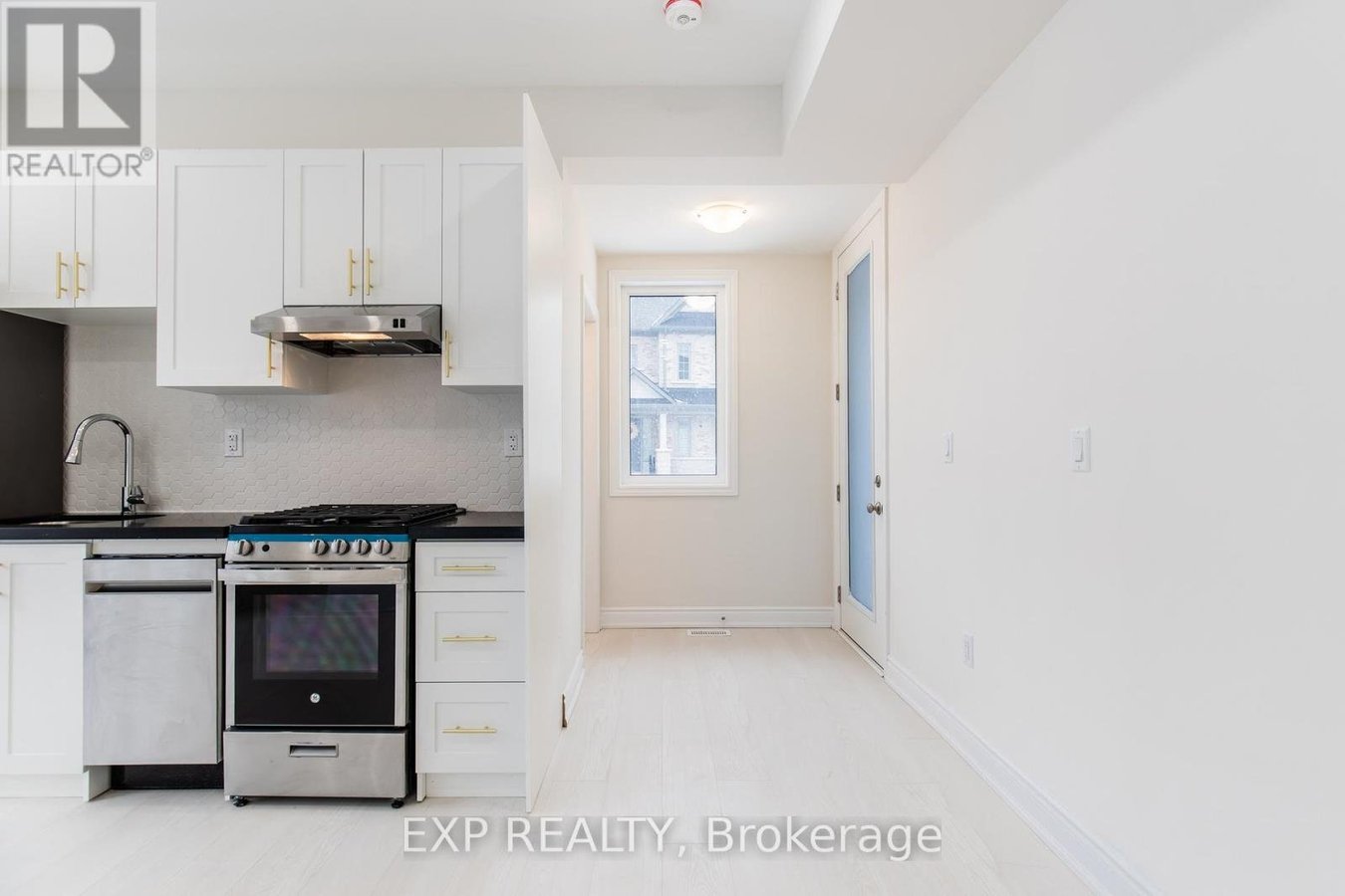 3330 MILLICENT AVENUE - Photo 4