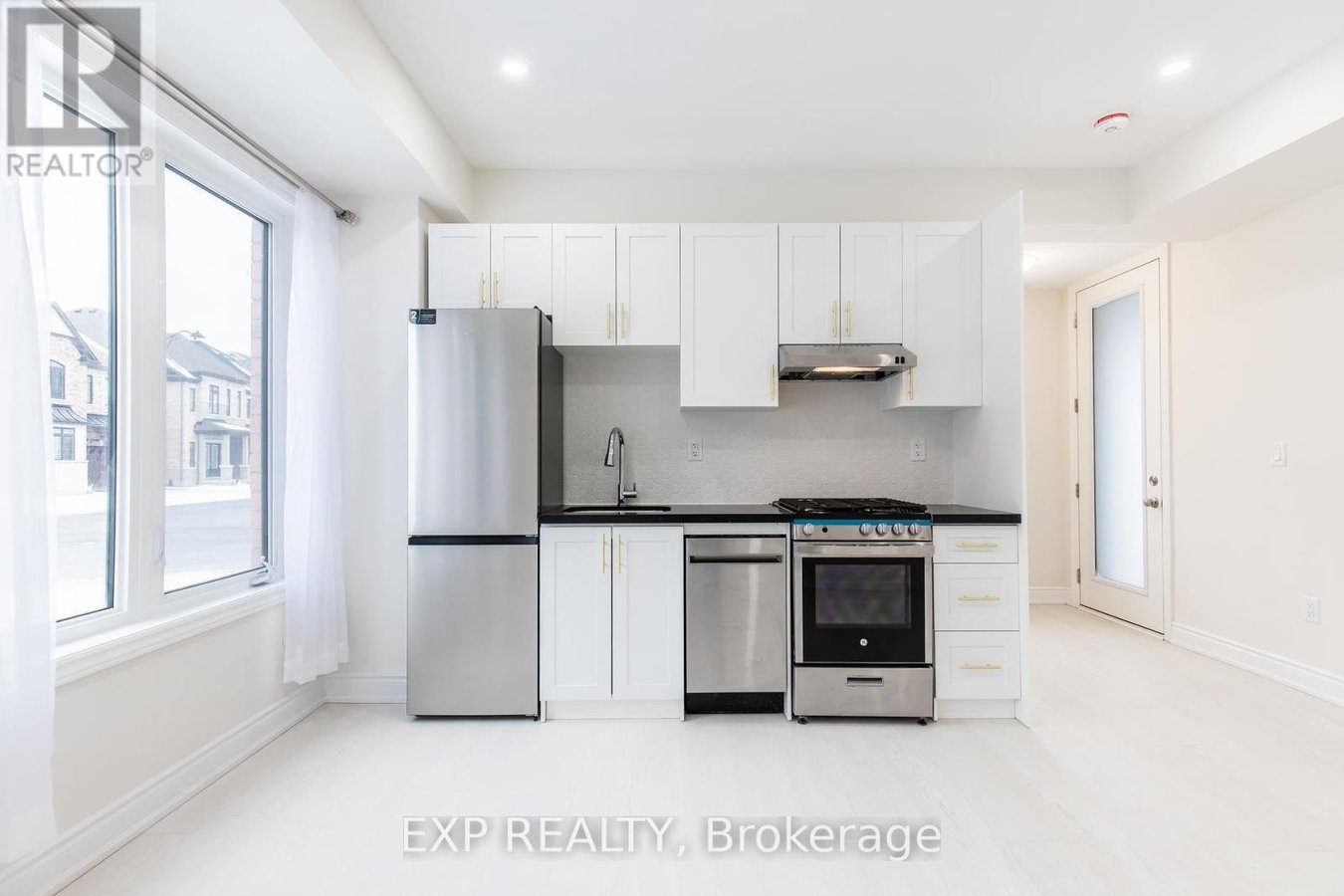 3330 MILLICENT AVENUE - Photo 8