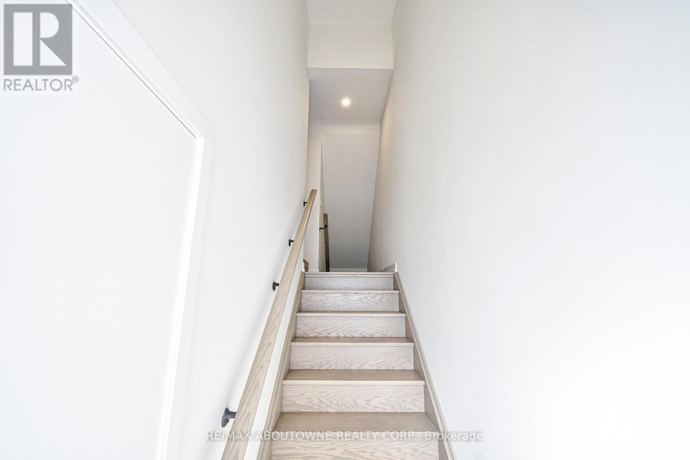 1341 SHEVCHENKO BOULEVARD - Photo 3