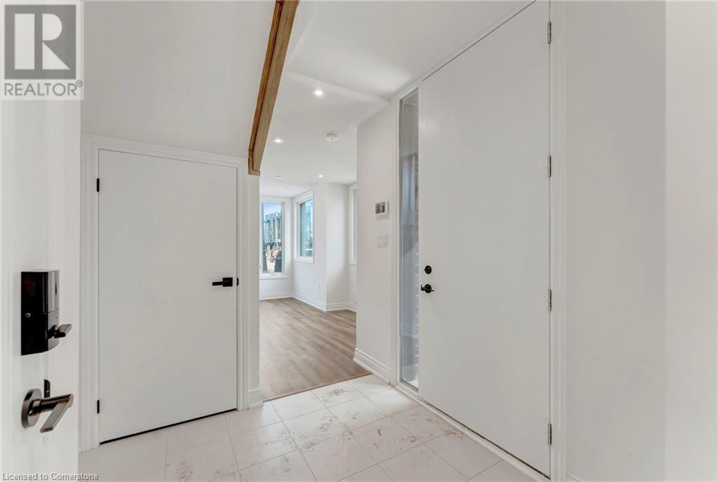 3066 WELSMAN Gardens - Photo 4