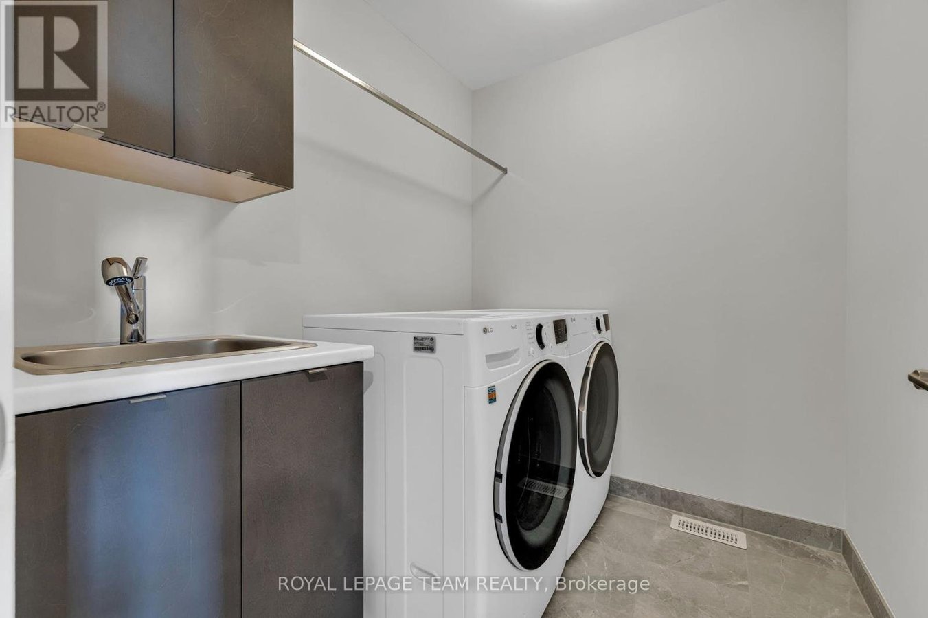 158 UNISON STREET - Photo 21
