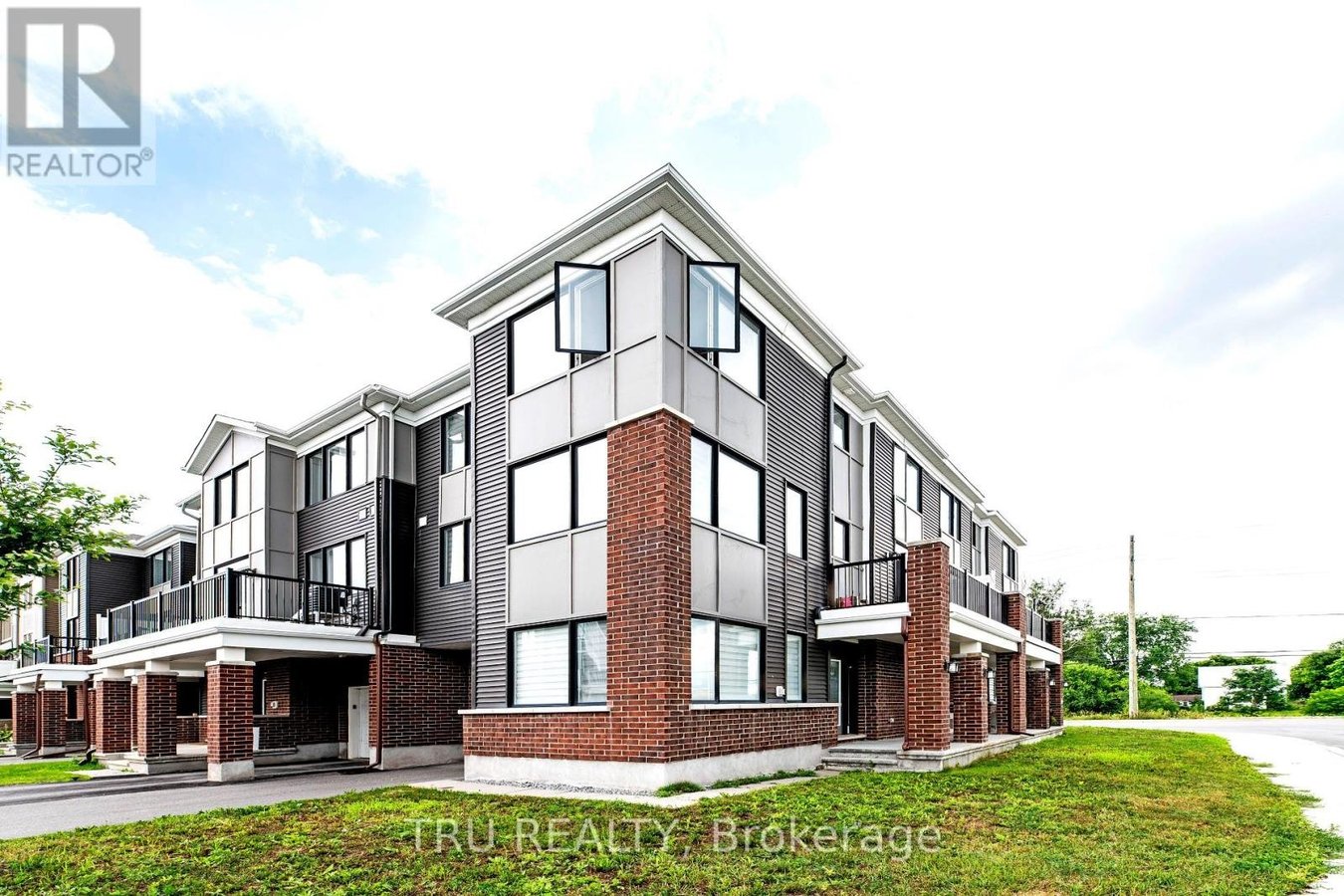 34 CASPIAN ROW - Photo 1