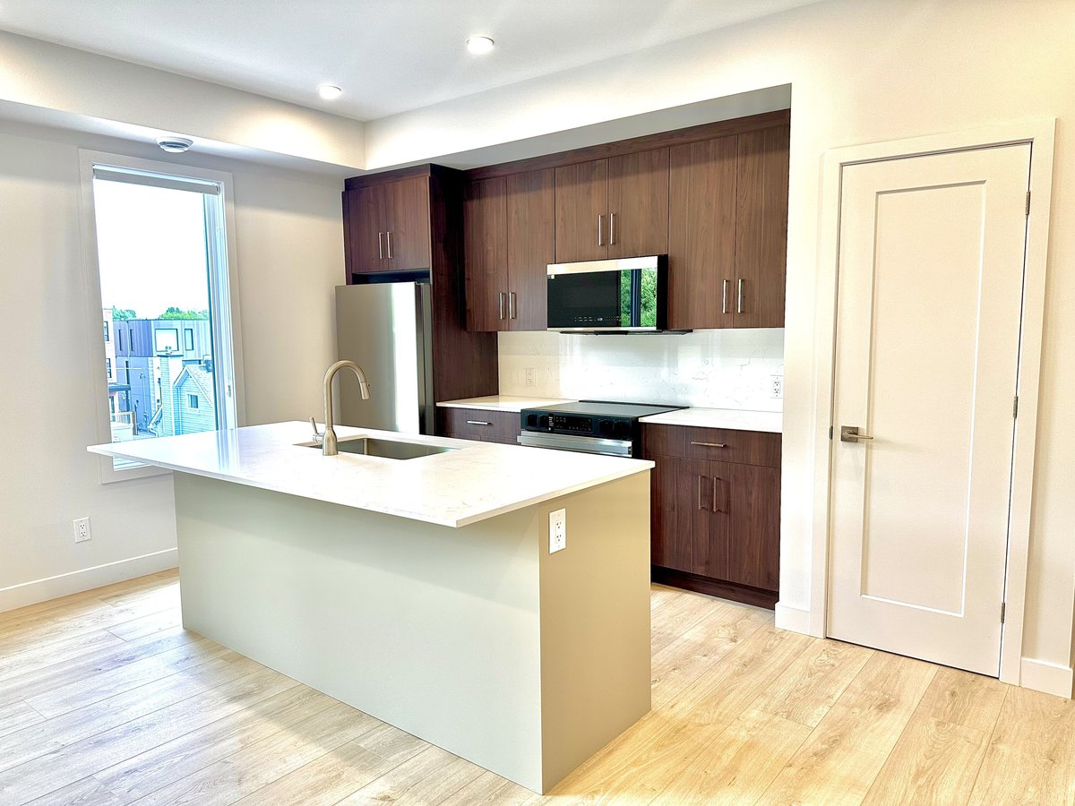 254 Garneau Street - Photo 3