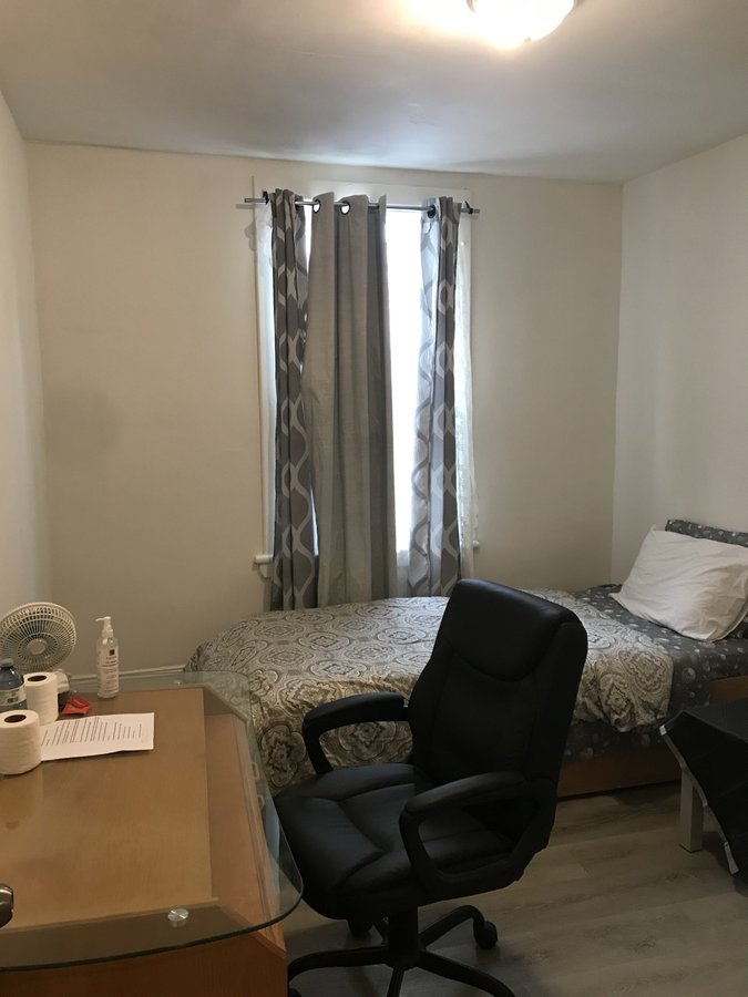 135 Henderson Avenue - Photo 2