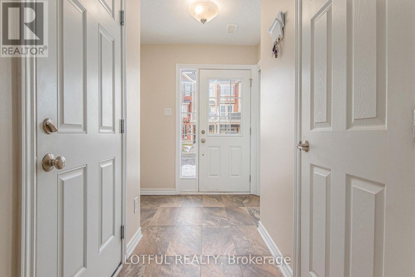 609 FOXLIGHT CIRCLE - Photo 3