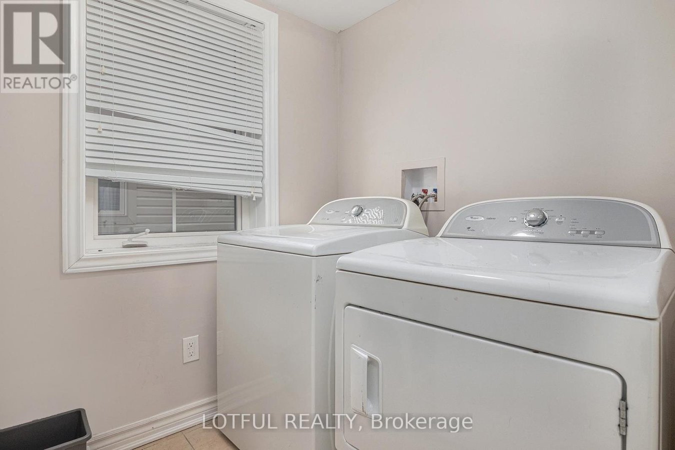 609 FOXLIGHT CIRCLE - Photo 4