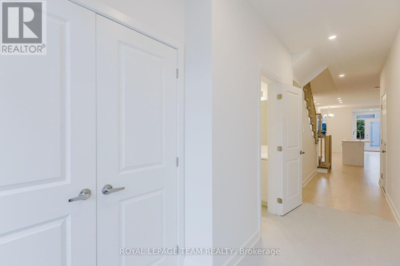 805 ANCIANO CRESCENT - Photo 4
