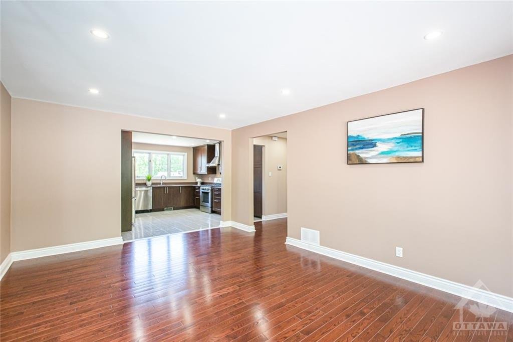 2674 Clarenda Street - Photo 3