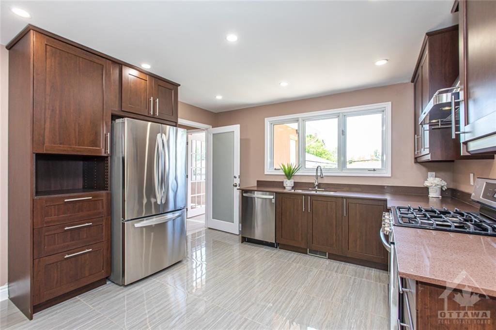 2674 Clarenda Street - Photo 4