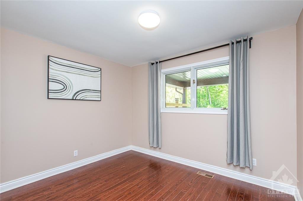 2674 Clarenda Street - Photo 11
