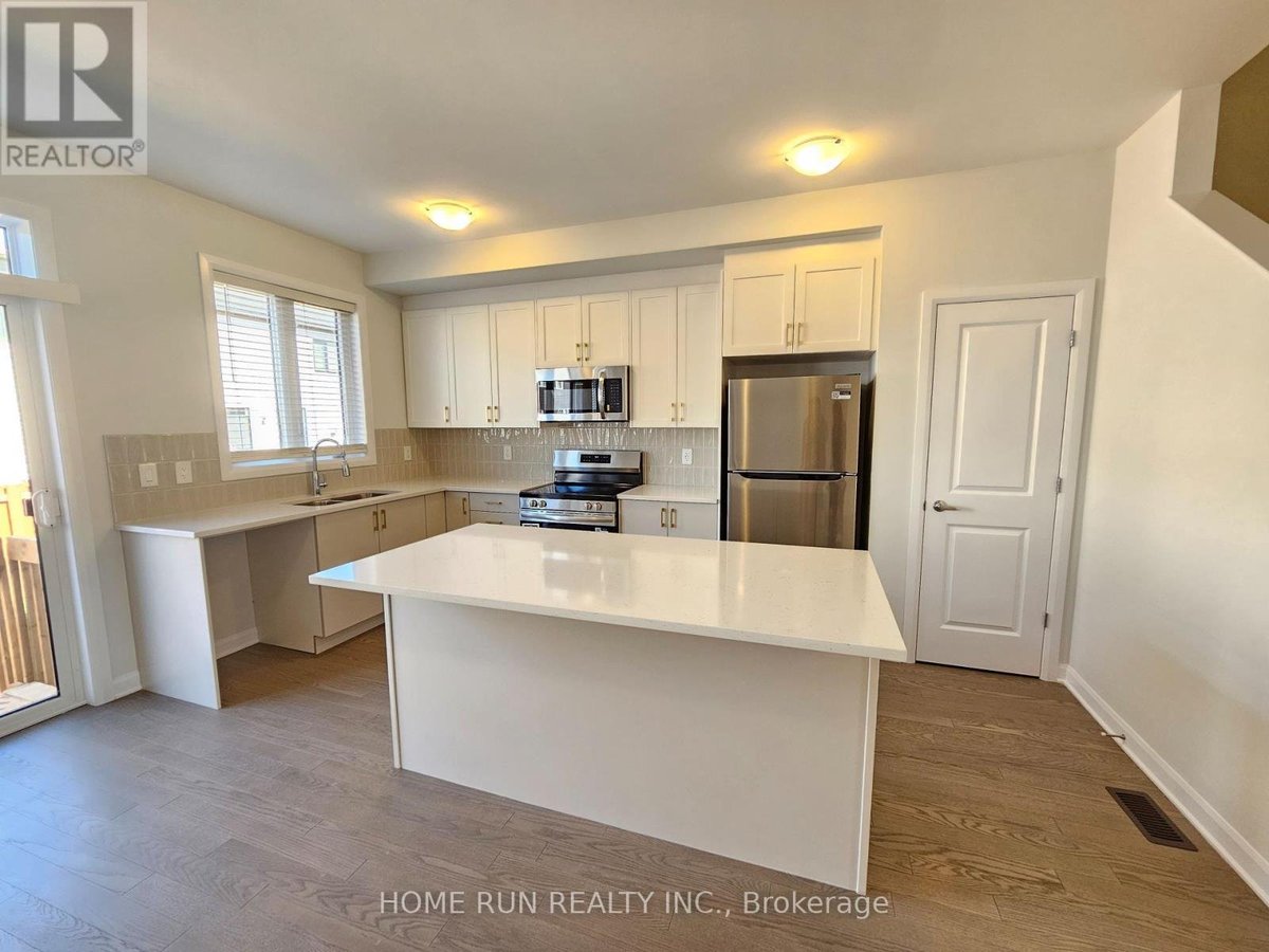 932 EILEEN VOLLICK CRESCENT - Photo 2