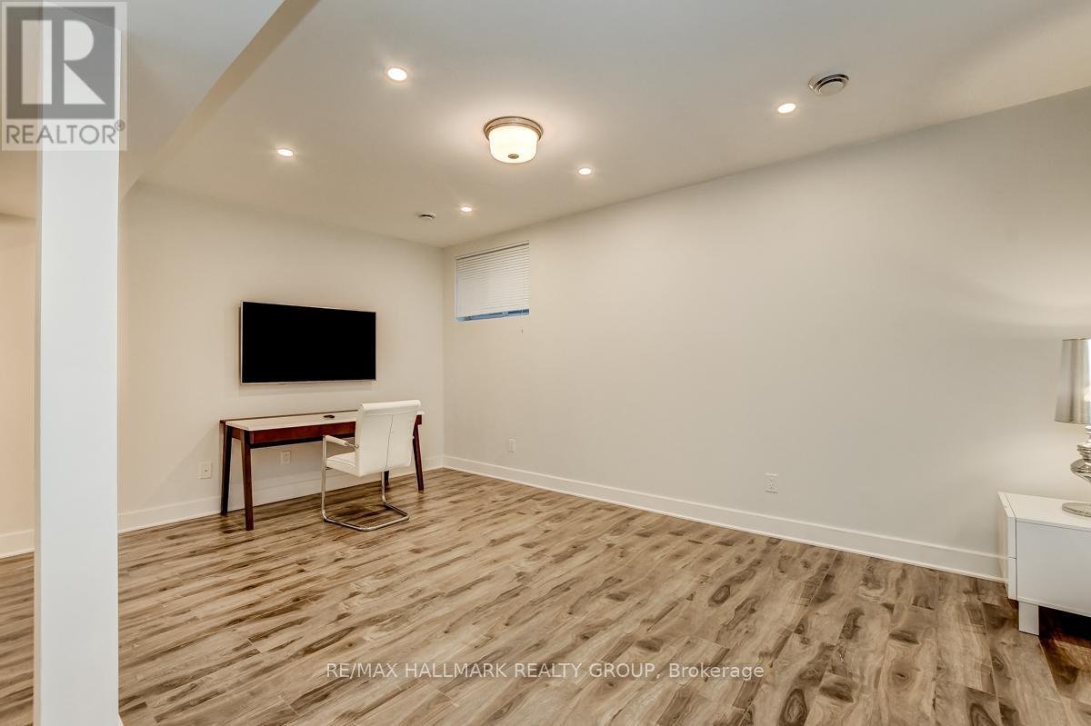 1006 SHEFFORD ROAD - Photo 31