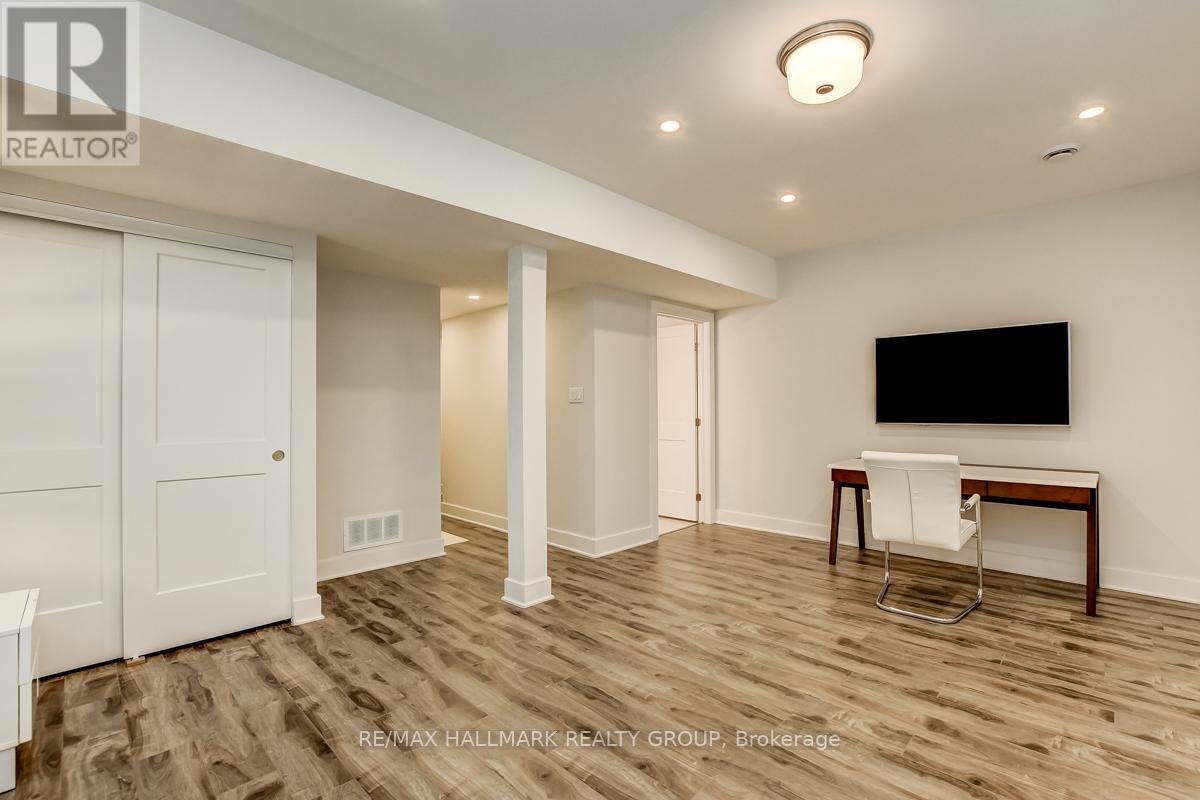 1006 SHEFFORD ROAD - Photo 32