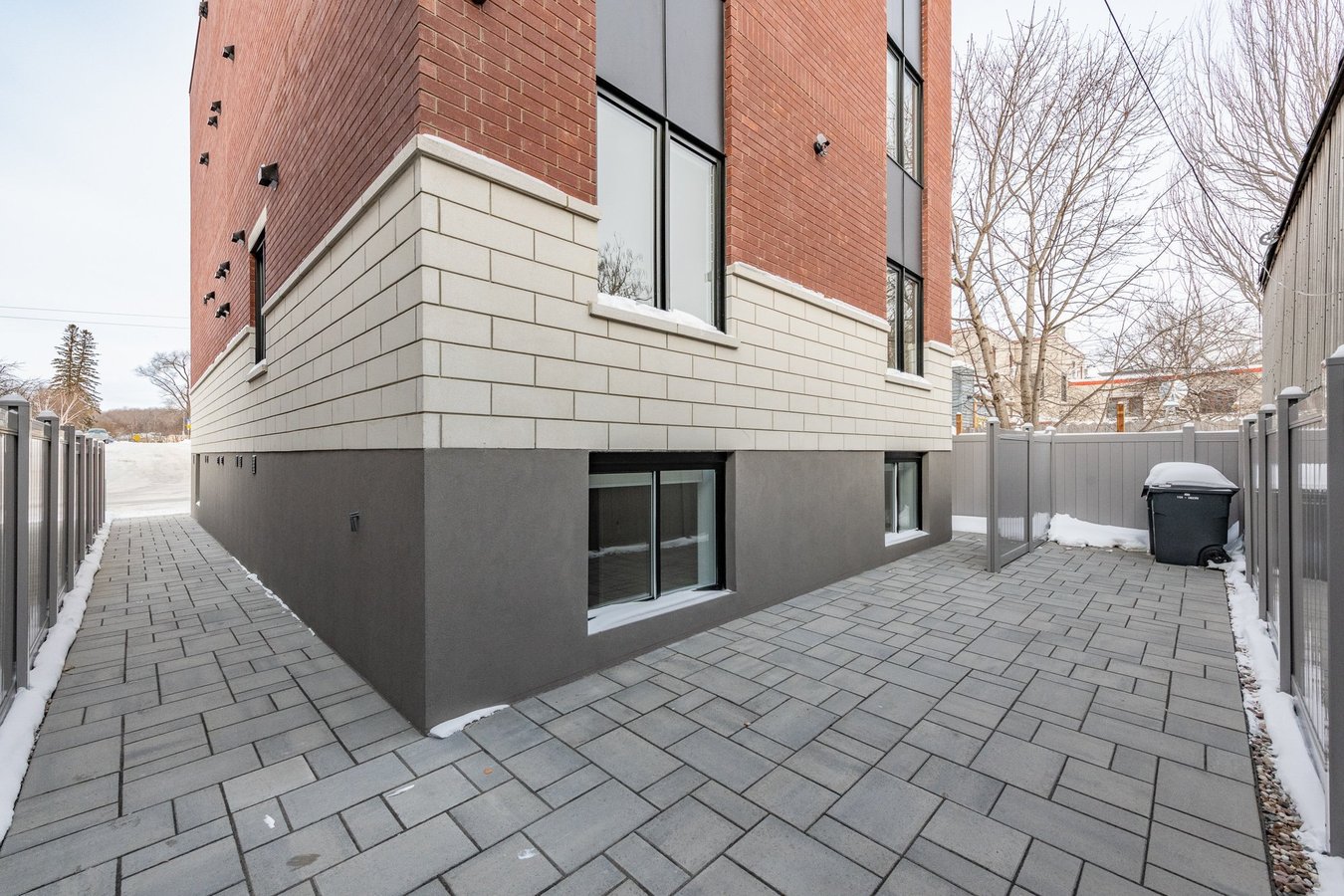 250 Shakespeare Street - Photo 3