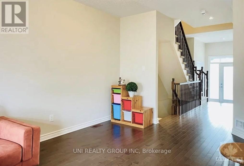 520 EARNSCLIFFE GROVE - Photo 9