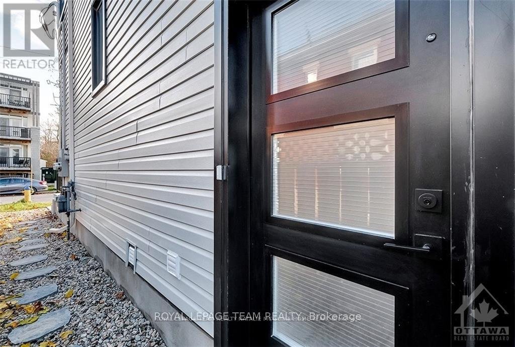 B - 1307 THAMES STREET - Photo 2