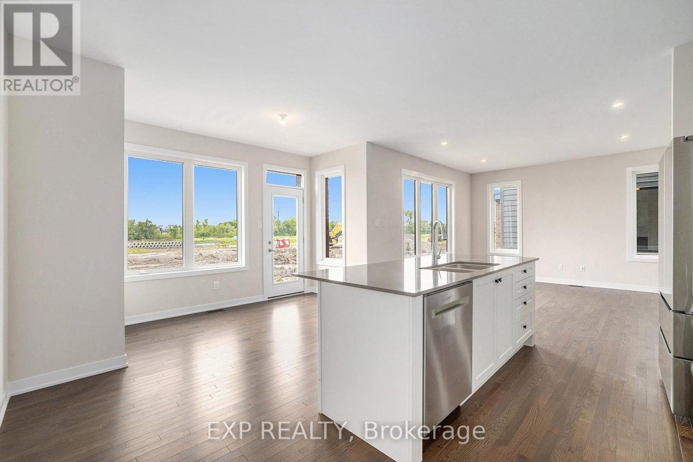 186 CONSERVANCY DRIVE - Photo 3