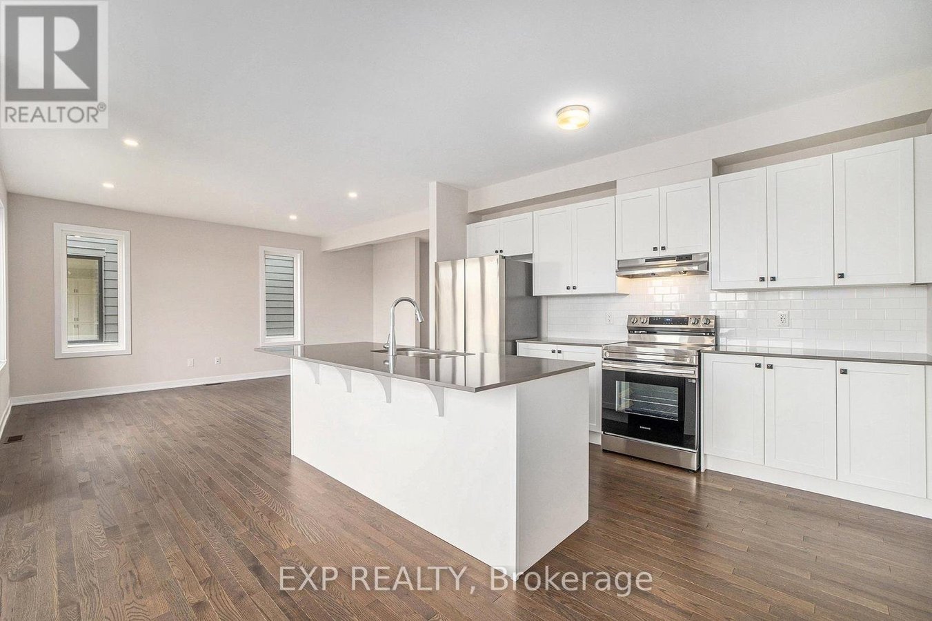 186 CONSERVANCY DRIVE - Photo 4