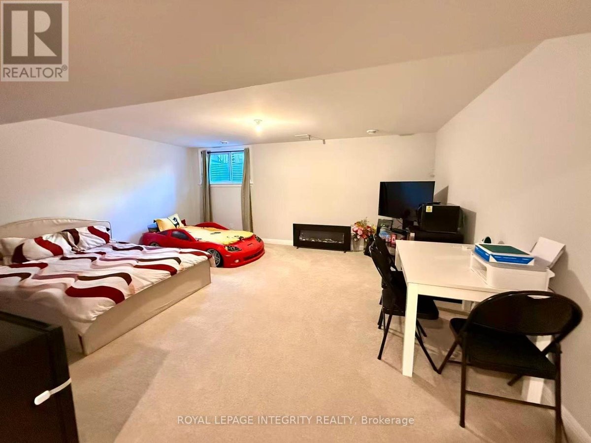 519 HITZLAY TERRACE - Photo 18