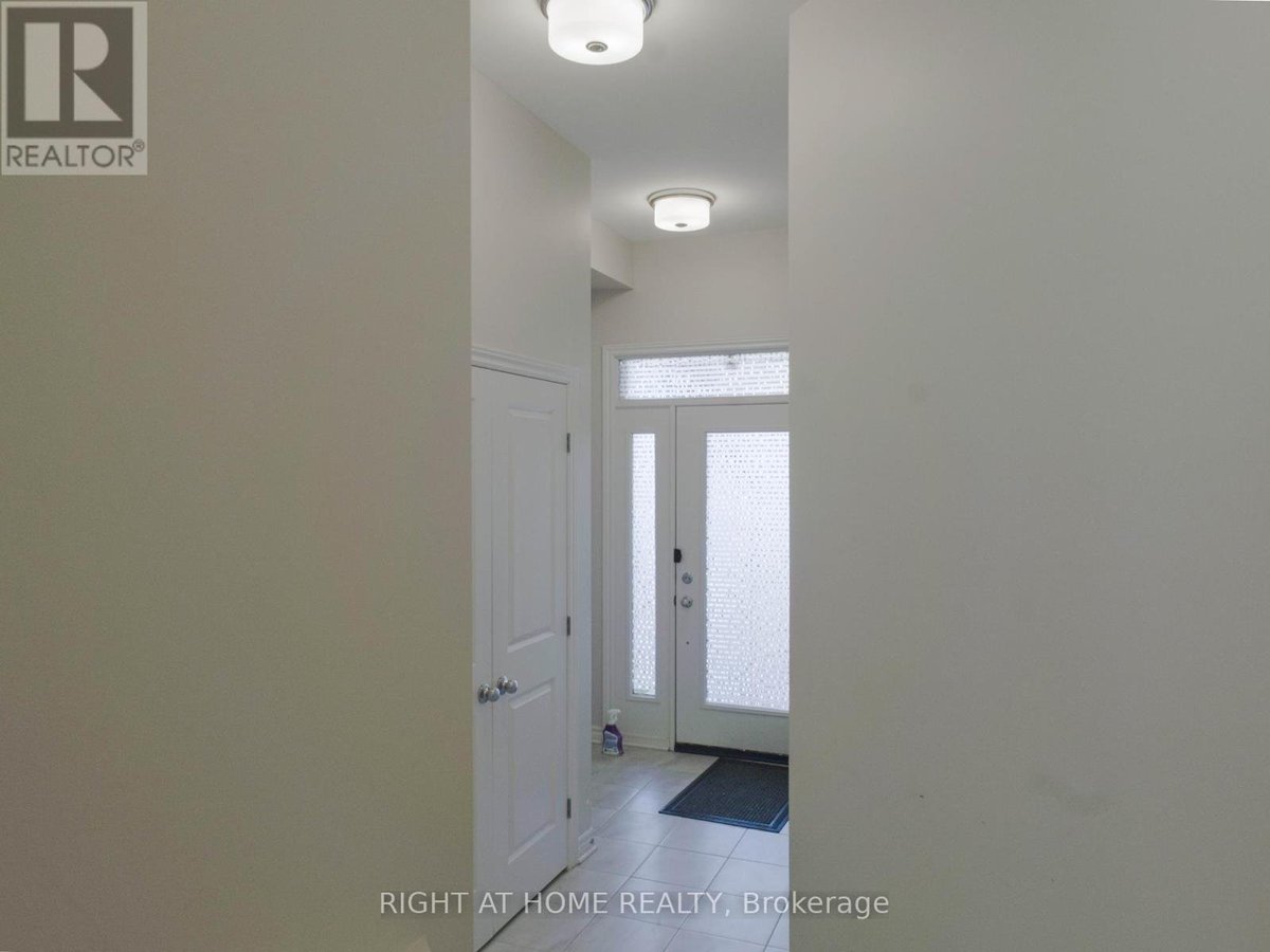 531 SONMARG CRESCENT - Photo 3