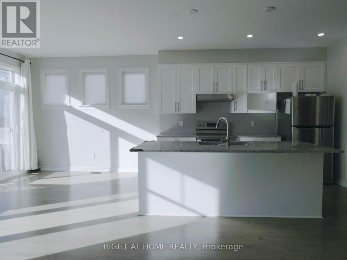 531 SONMARG CRESCENT - Photo 8