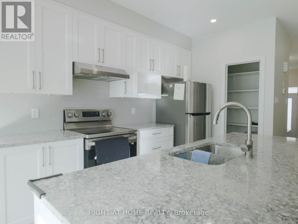 531 SONMARG CRESCENT - Photo 11