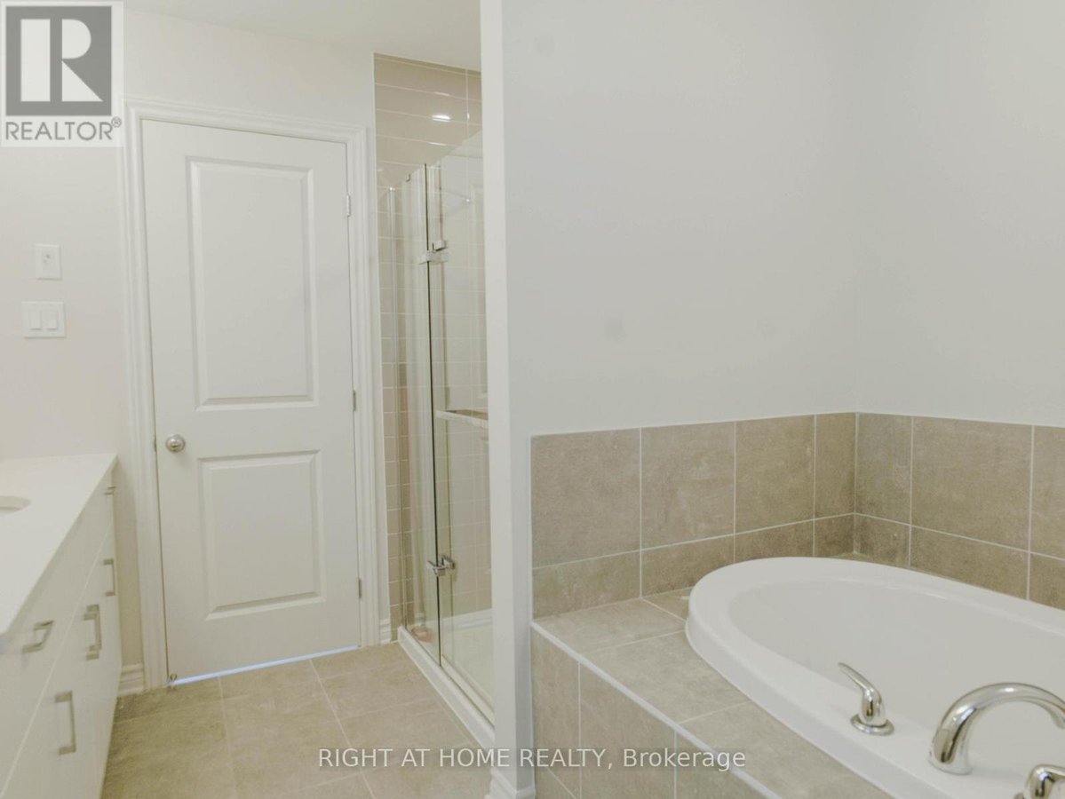 531 SONMARG CRESCENT - Photo 19