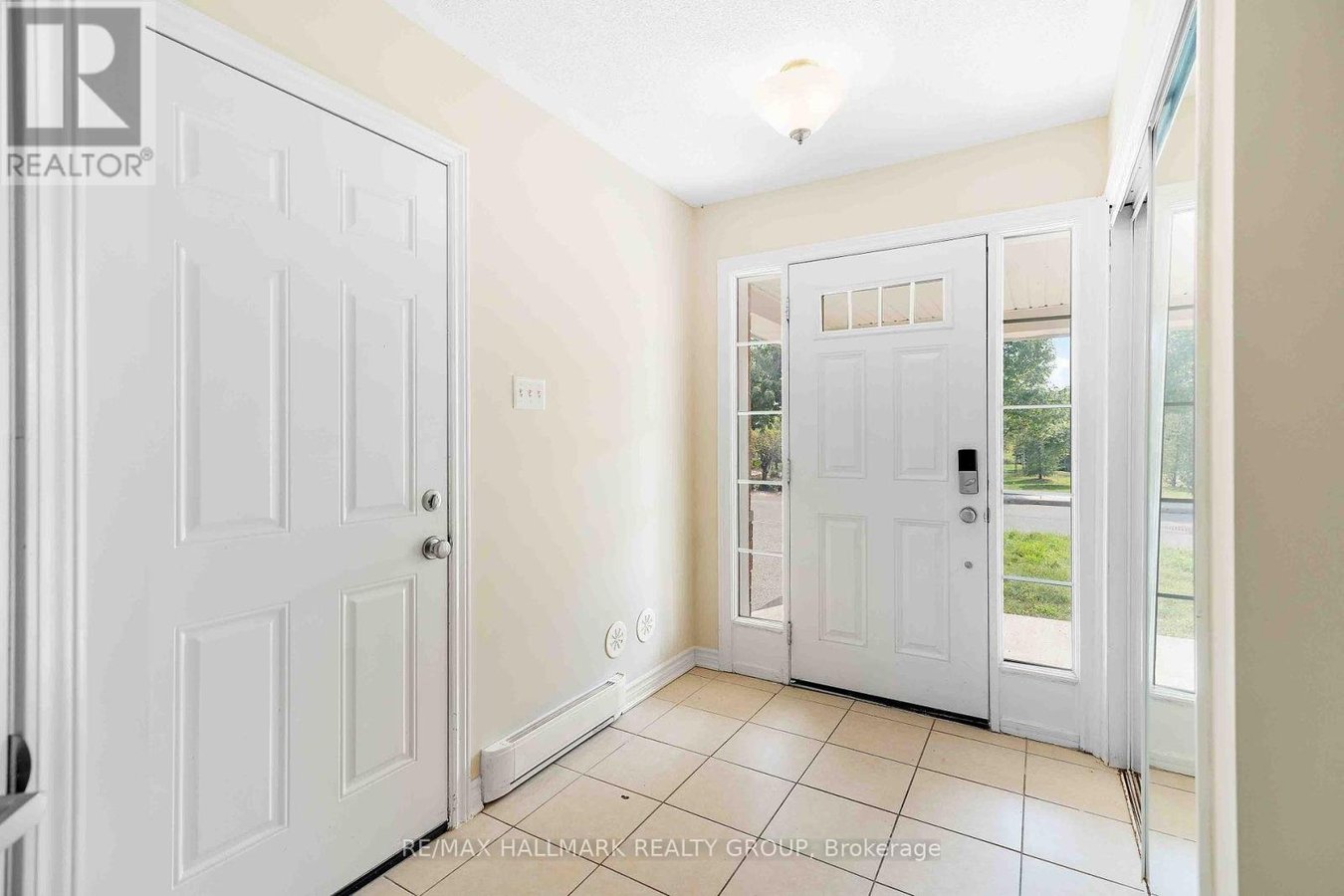 164 SUNSHINE CRESCENT - Photo 2