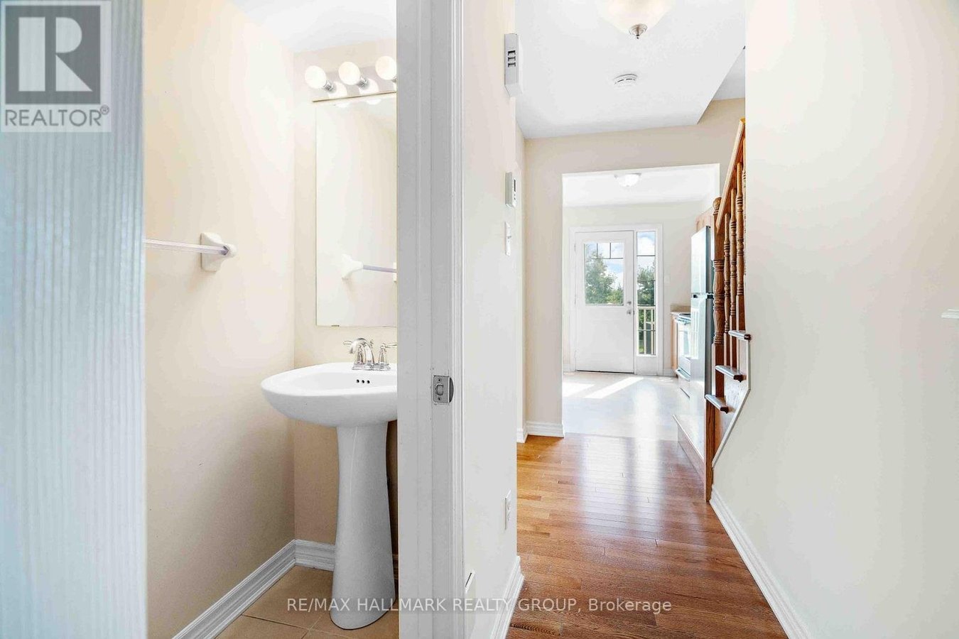 164 SUNSHINE CRESCENT - Photo 5