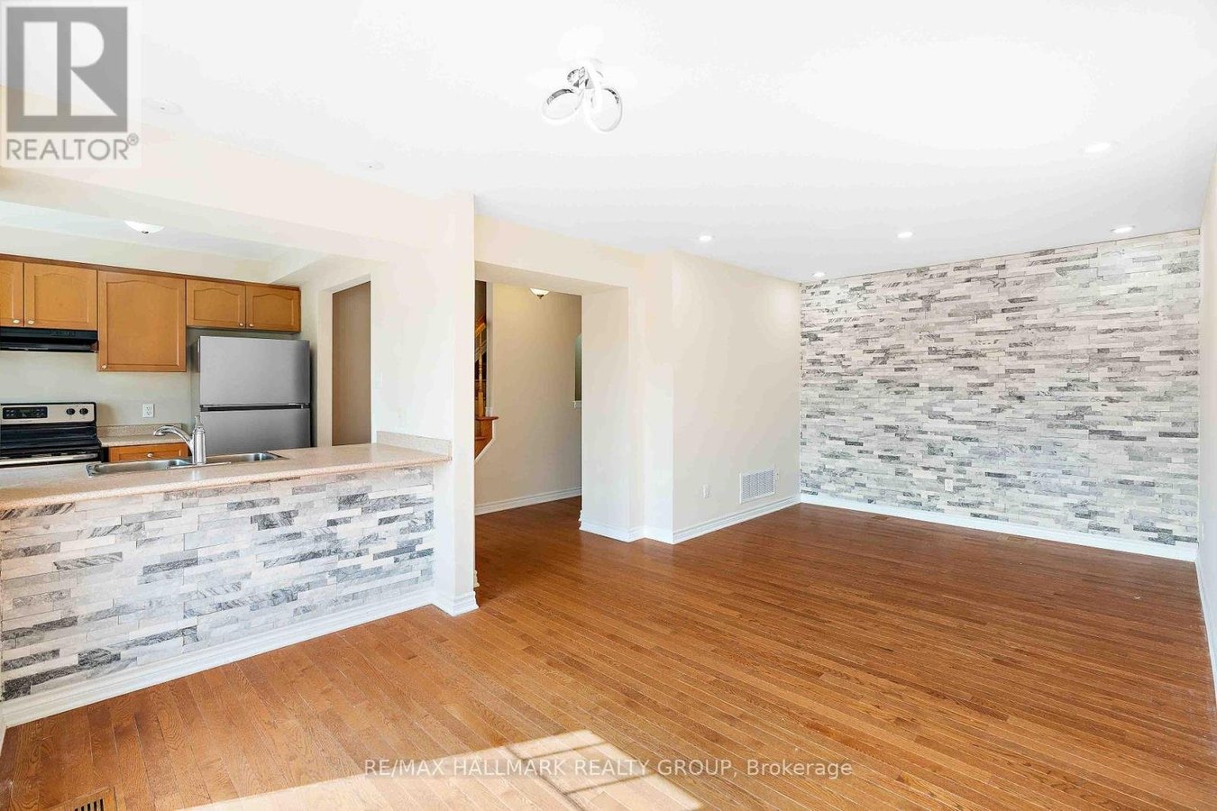164 SUNSHINE CRESCENT - Photo 9